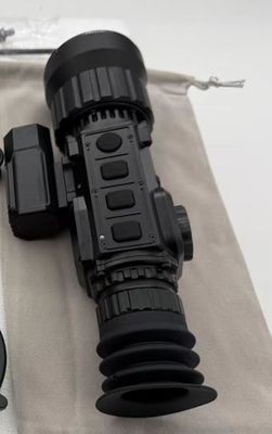 Thermal Imaging Monocular with 6V Operating Voltage 12 μm Pixel Center Distance and Colorful 0.2″ LCOS Screen